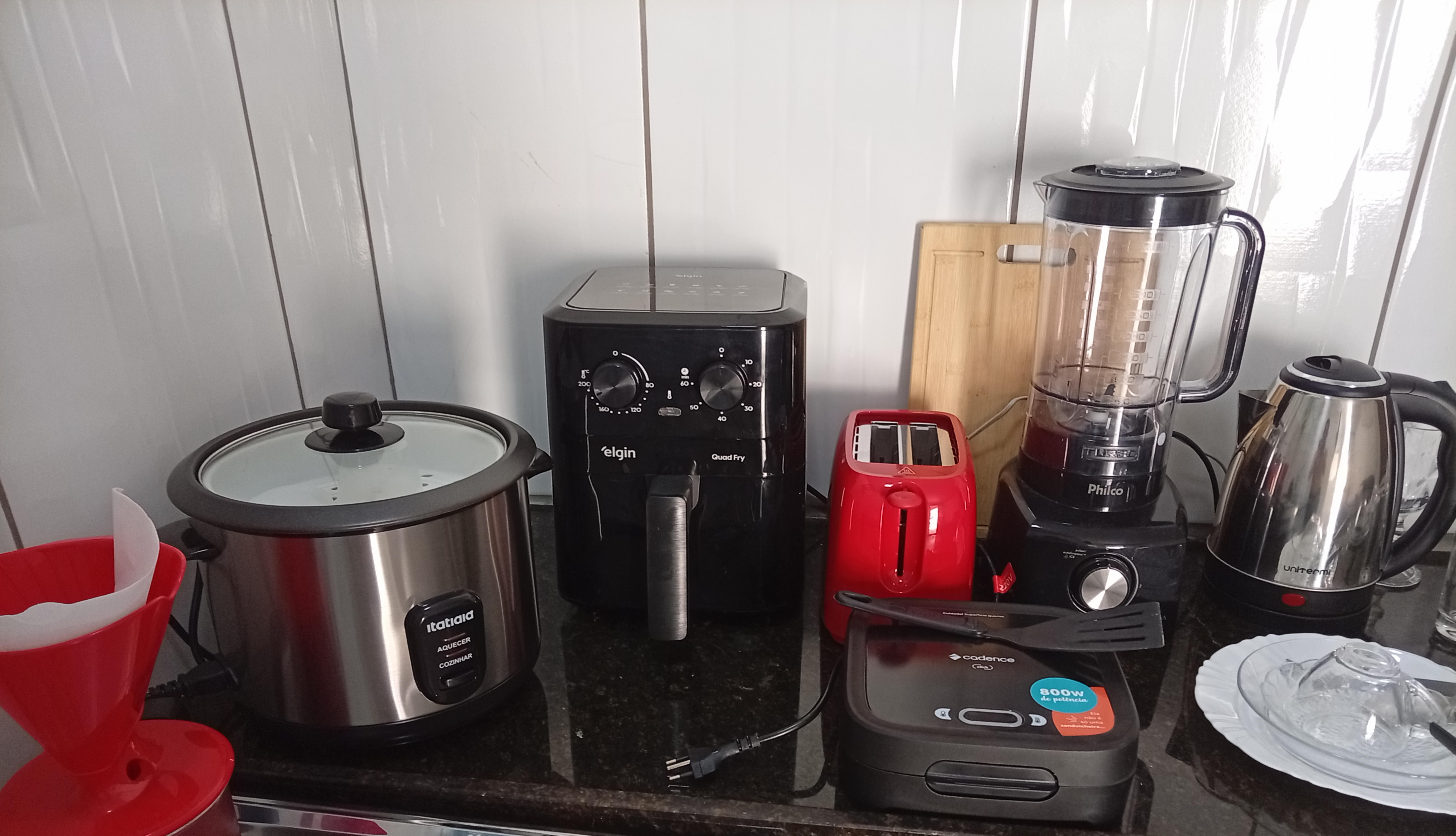 Cozinha equipada com torradeira dos flats no Bessa João Pessoa