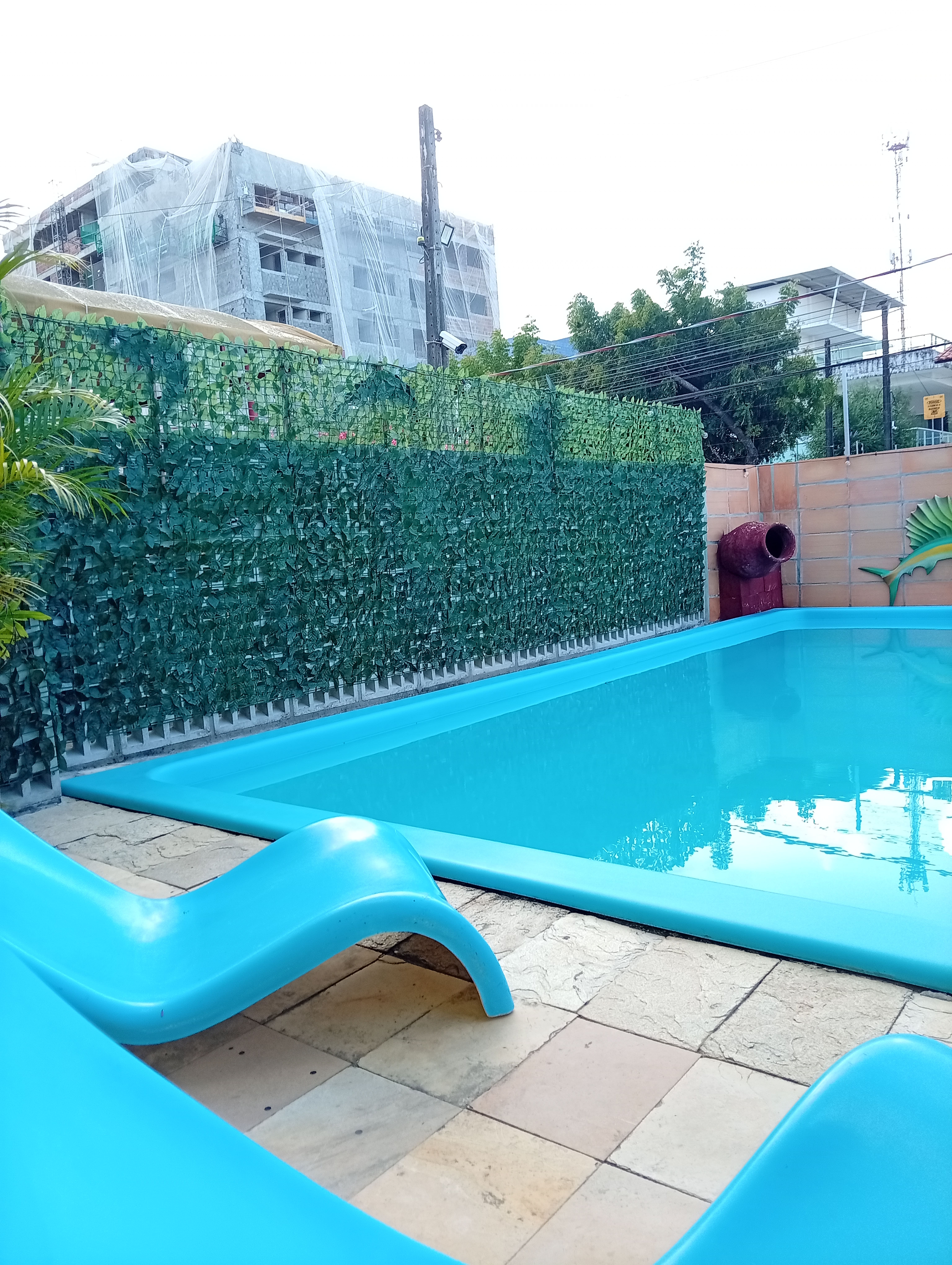 Piscina da Vila Flat Bessa próximo à praia do Bessa em João Pessoa
